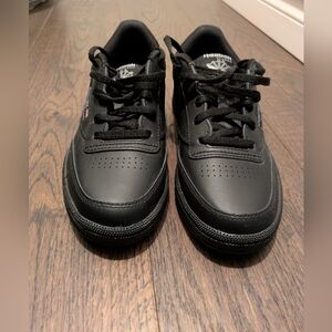 Reebok Classic Black Leather Womens Sneakers. US 5.5, EU 37.